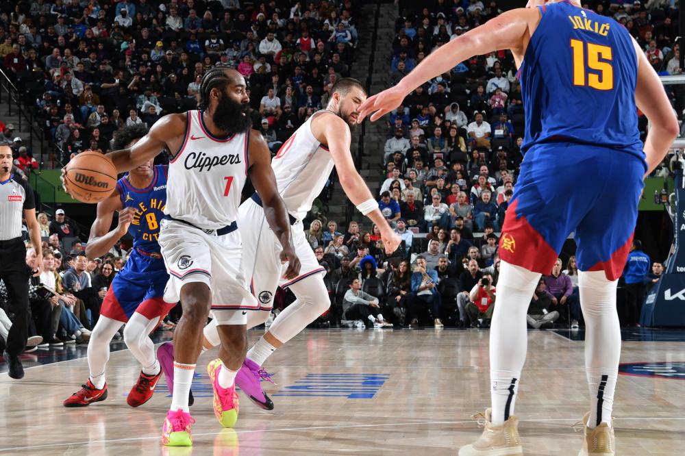 在接受采访 在接受采访