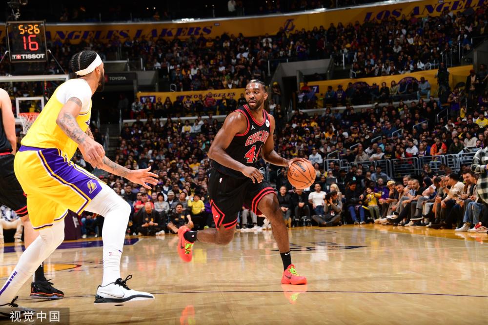 着巨大的舆 着巨大的舆